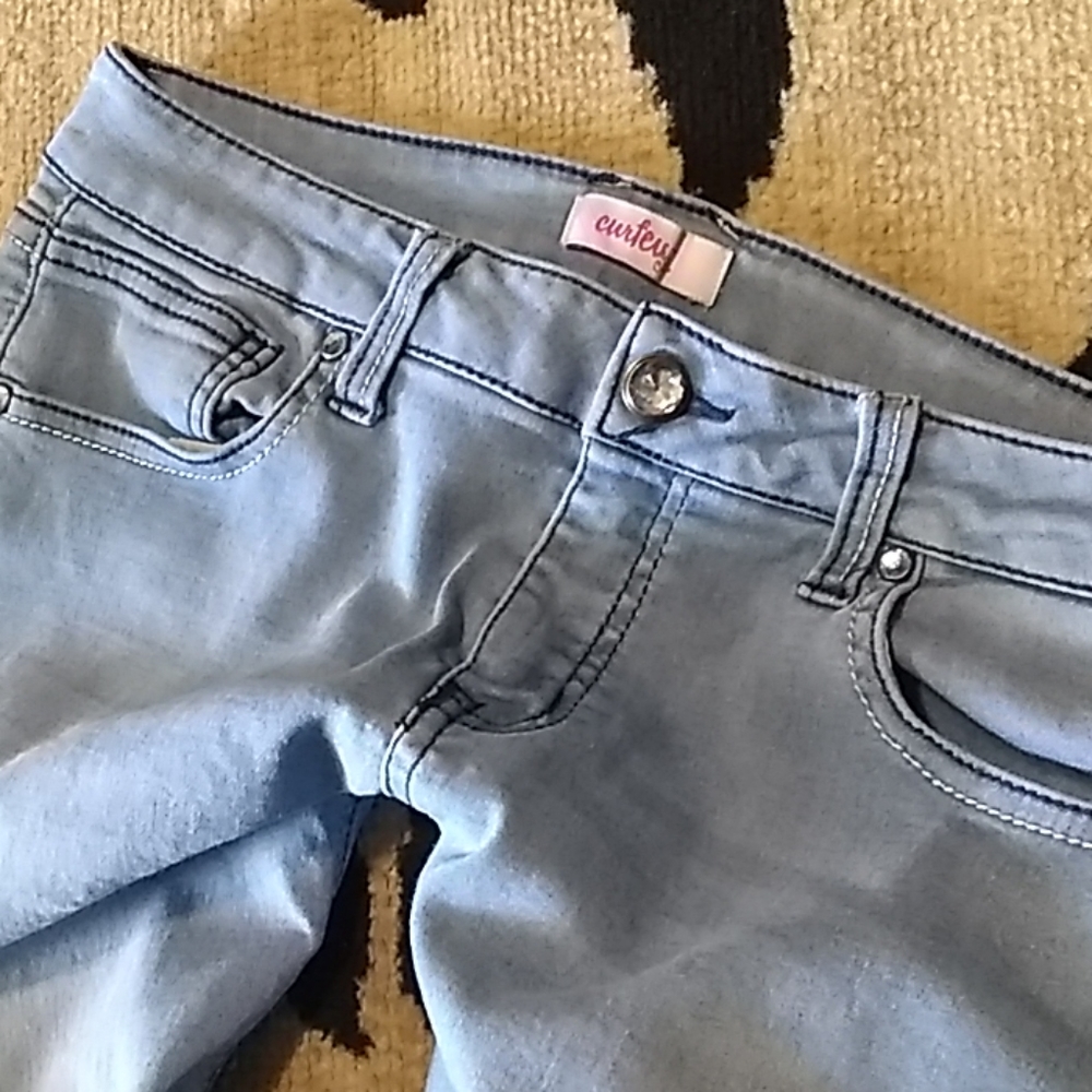 Curfew light wash stretch denim capri jeans